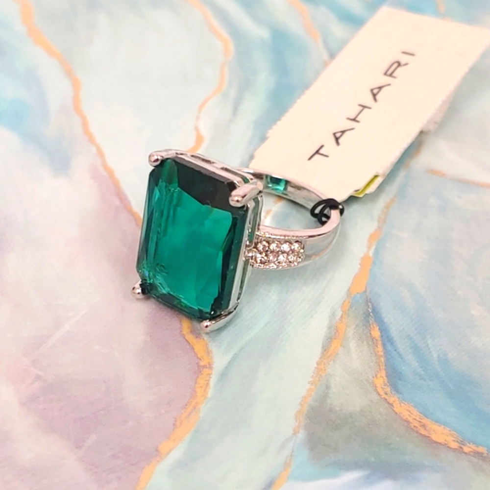 Tahari Ring - Emerald Cushion Shaped Crystal   Size 8